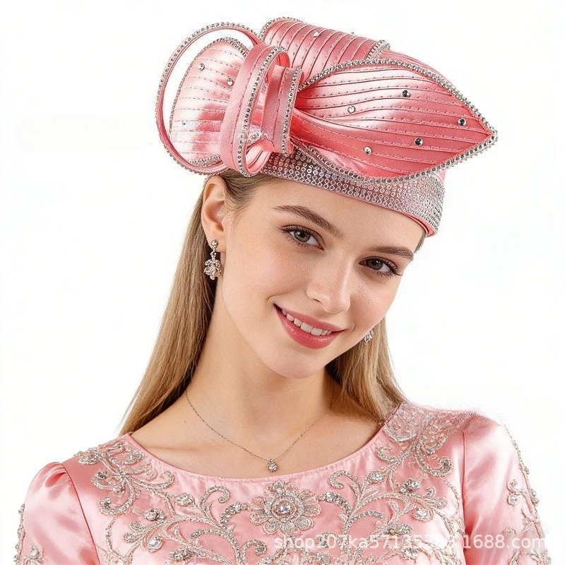 Women Formal Wear Photoshoot - Kobieta Elegancki Kapelusz z Cyrkoniami na