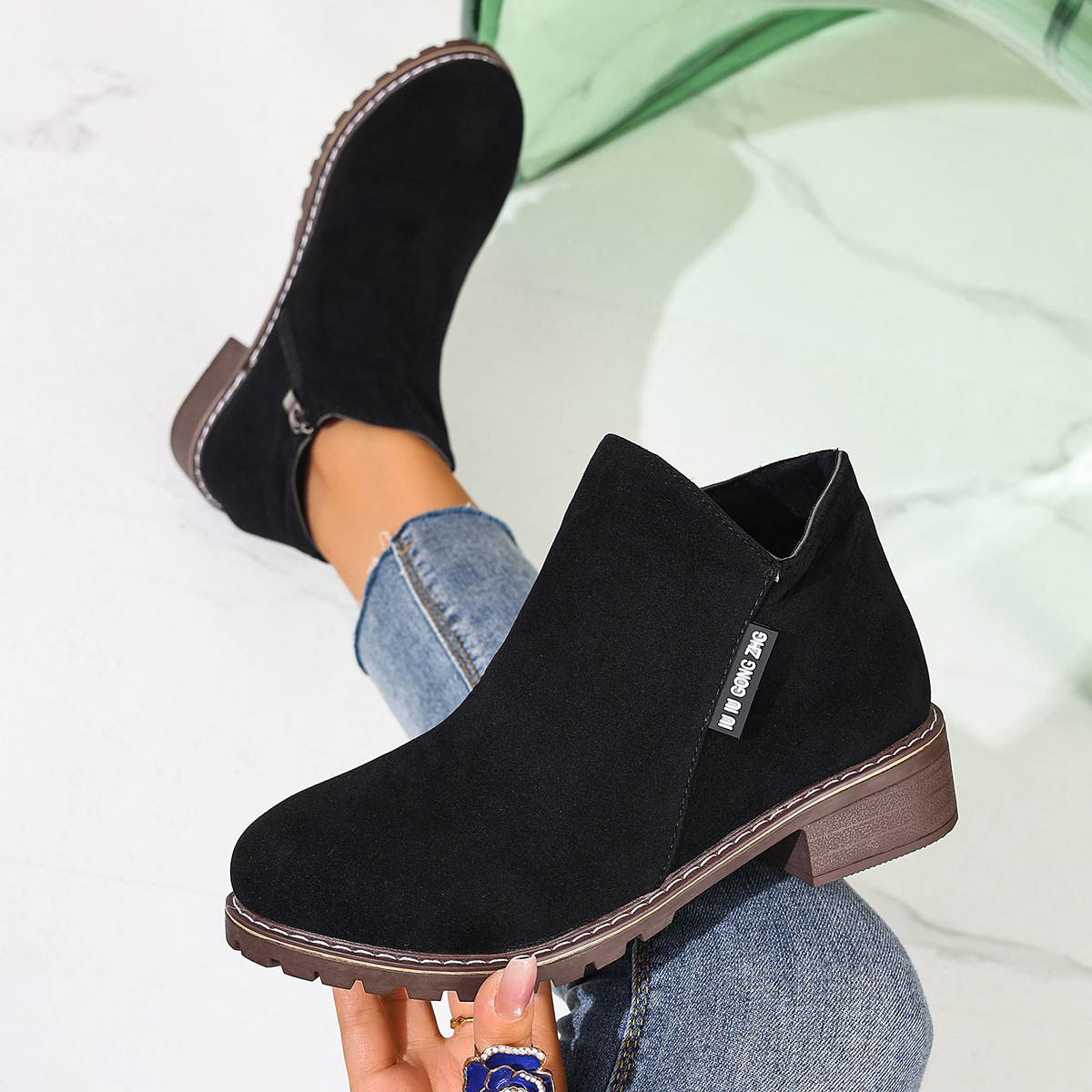 Women Formal Wear With Shoes - Damskie botki na jesień i zimę