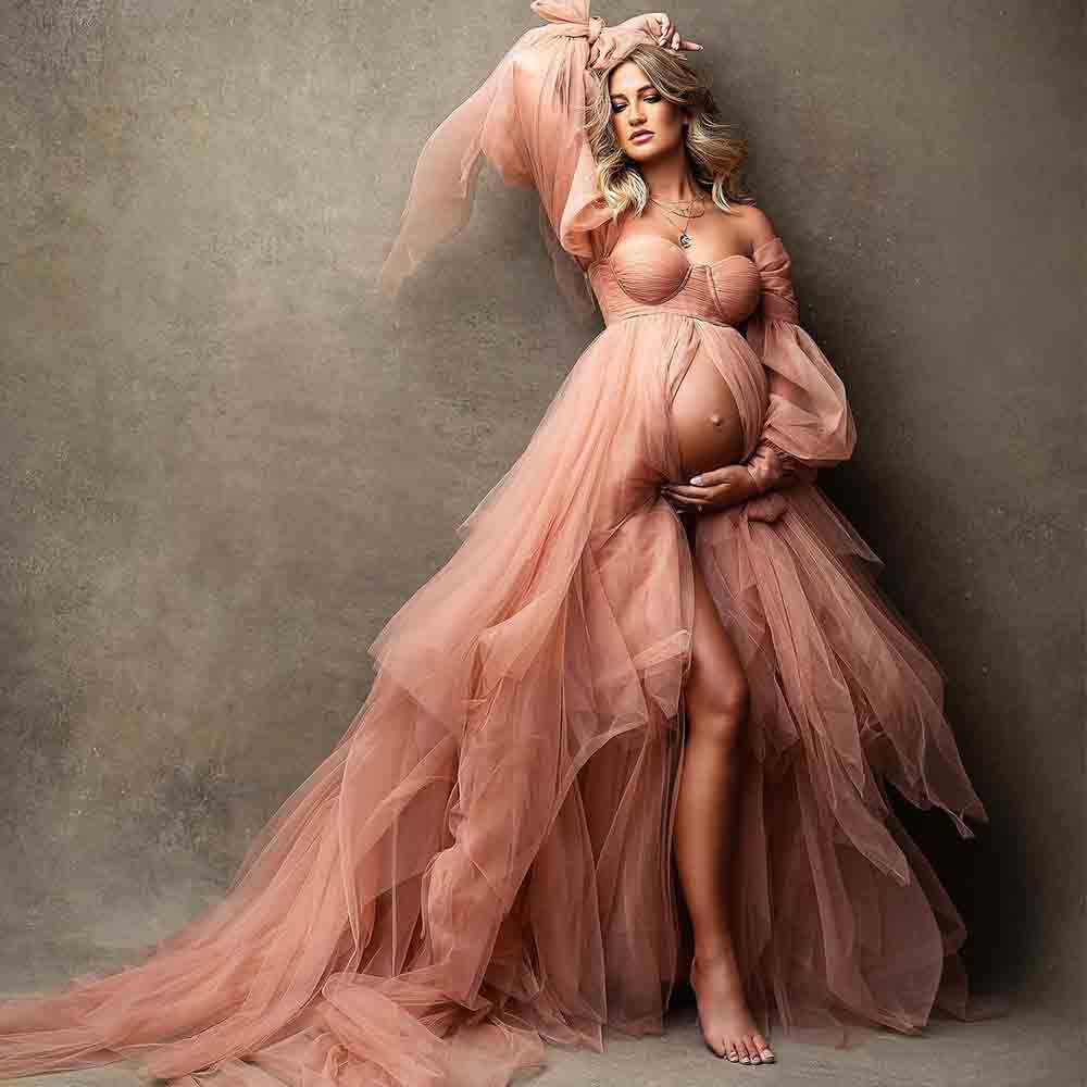 Women Formal Wear Photoshoot - Puszyste, urocze suknie wieczorowe, seksowne szlafroki